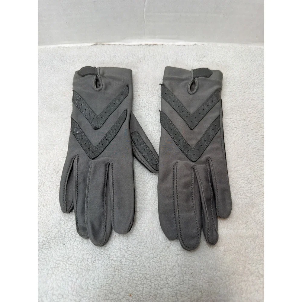 Isotoner by Aris Gloves Womens One Size Gray Chevron Perforated Vintage Stretch